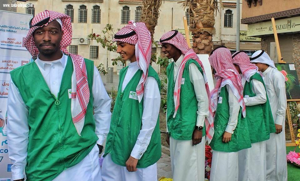 حملة مدينتي أجمل تنظم زيارة تعريفية لمهرجان الورد 14