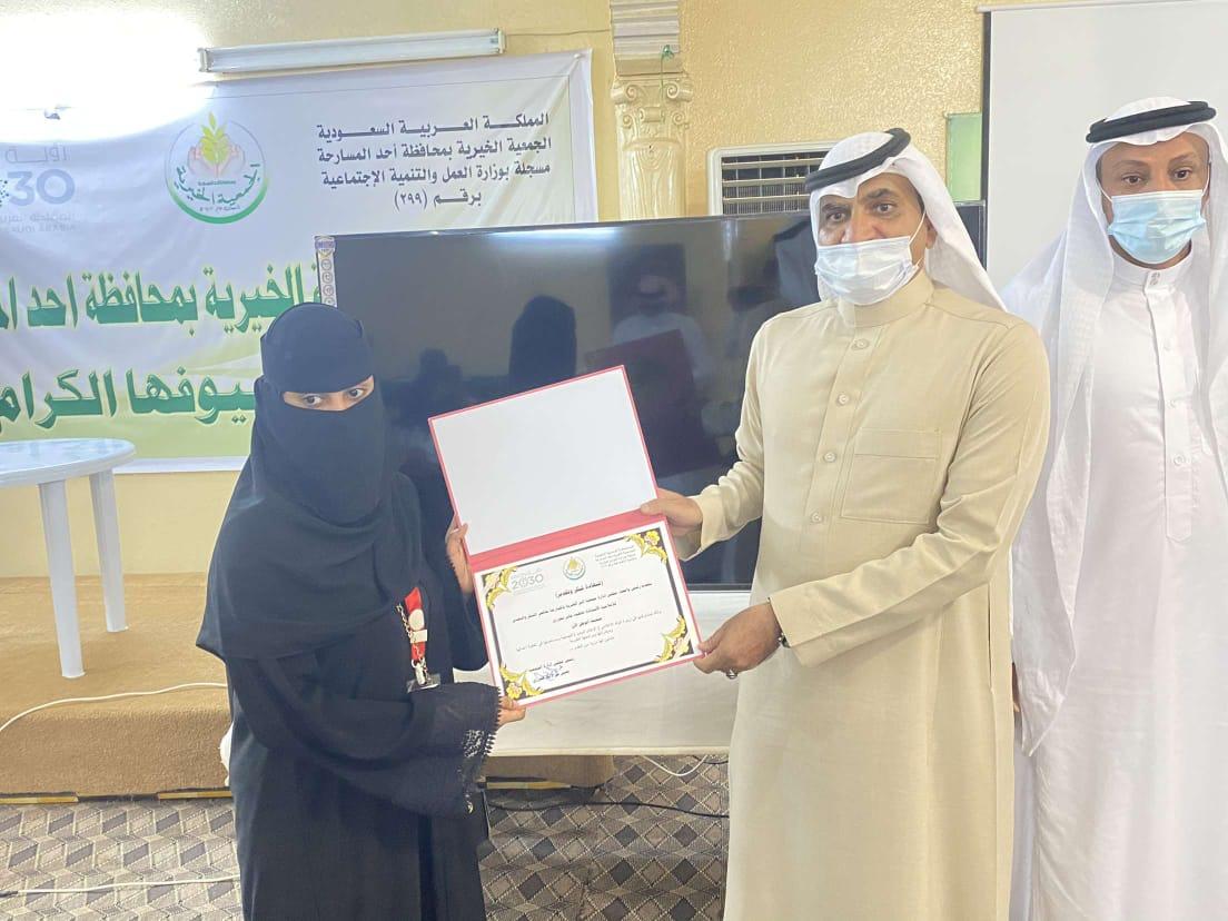 فيما شهدت الزيارة توقيع ثلاثة عقود شراكة مجتمعية فريق الاعلام الجديد بمنطقة جازان يزور جمعية البر الخيرية بأحد المسارحة