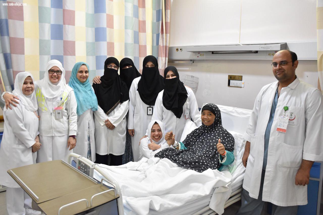 فريق طبي ينهي معاناة حاجة من كيس على المبيض بمستشفى حراء بمكة