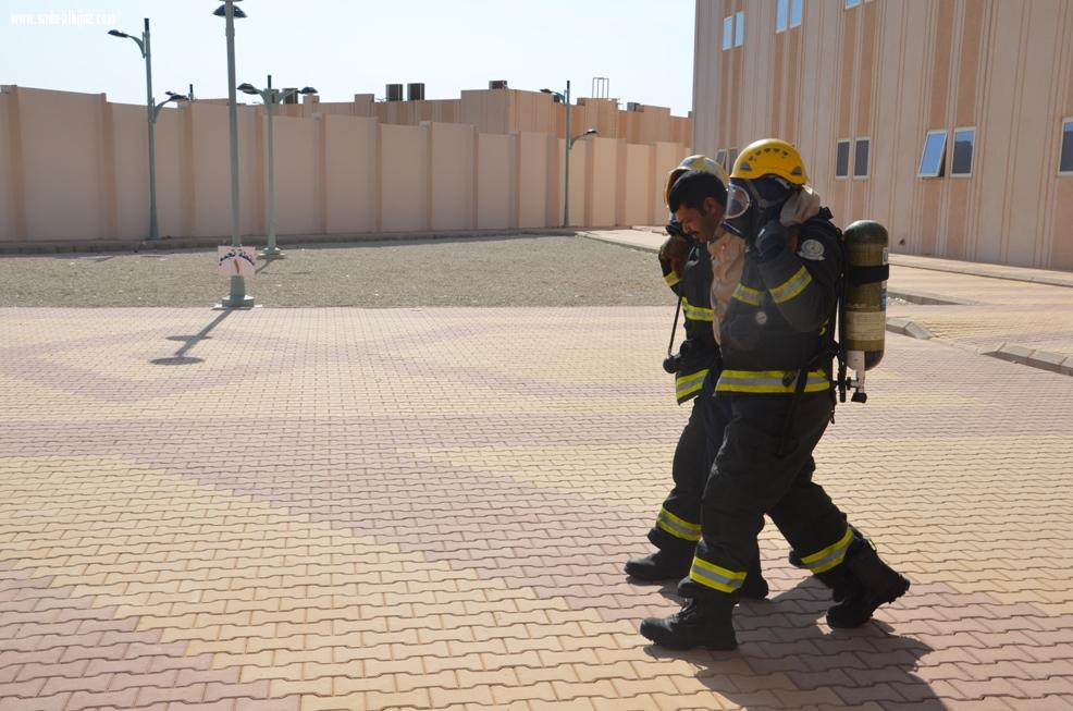 إدارة الدفاع المدني بمحافظة العلا تنفذ فرضية حادث وهمي بفرع جامعة طيبة بالعلا شطر الطالبات