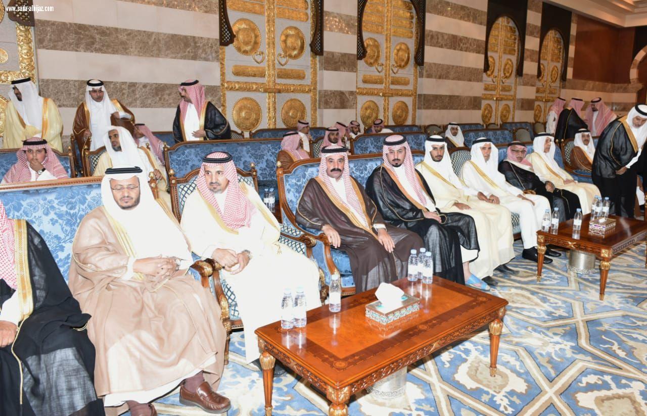 أستقبل الأمير خالد الفيصل  حموعاً من المهنئين بعيد الفطار في منزله بجدة