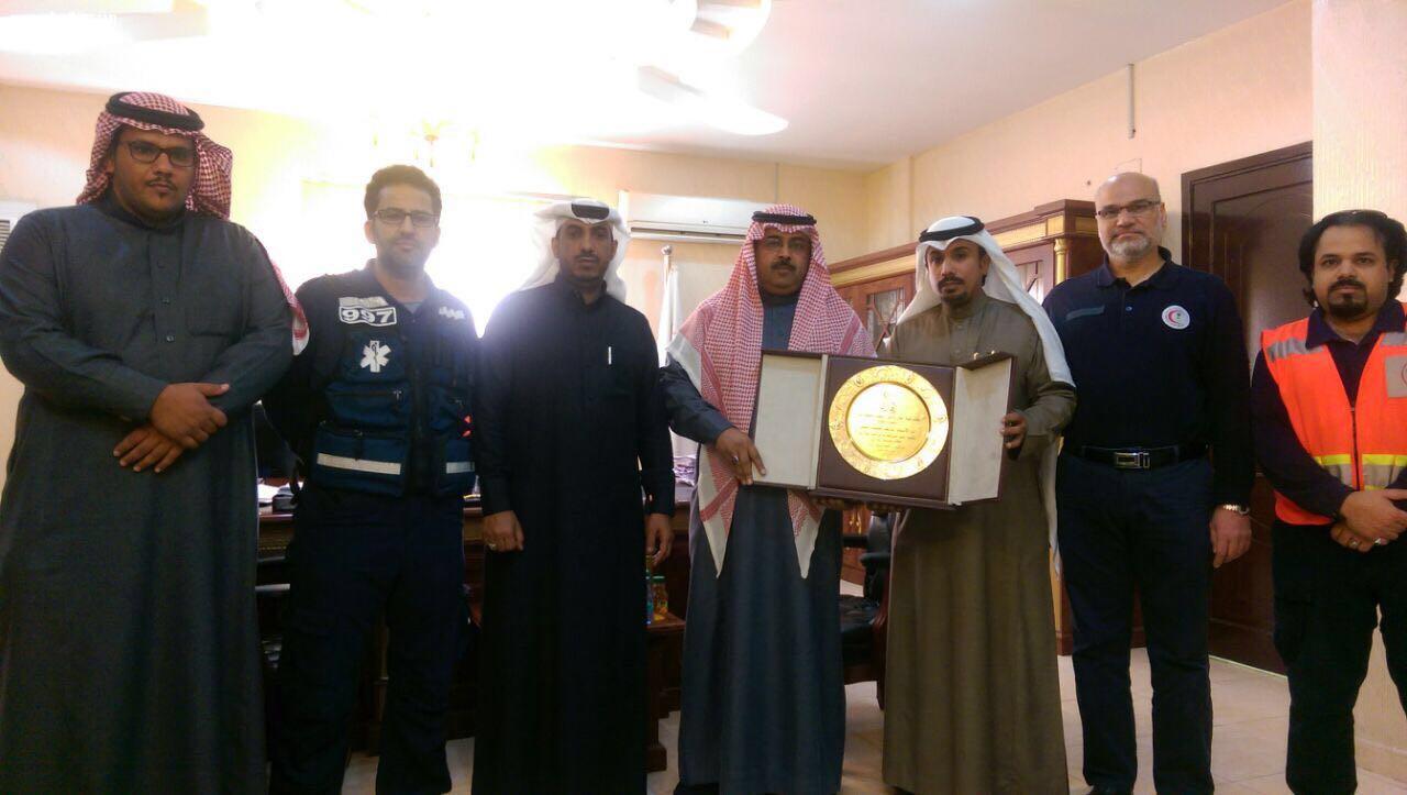 تكريم معلم تبوك من رئيس هيئة الهلال الأحمر السعودي...