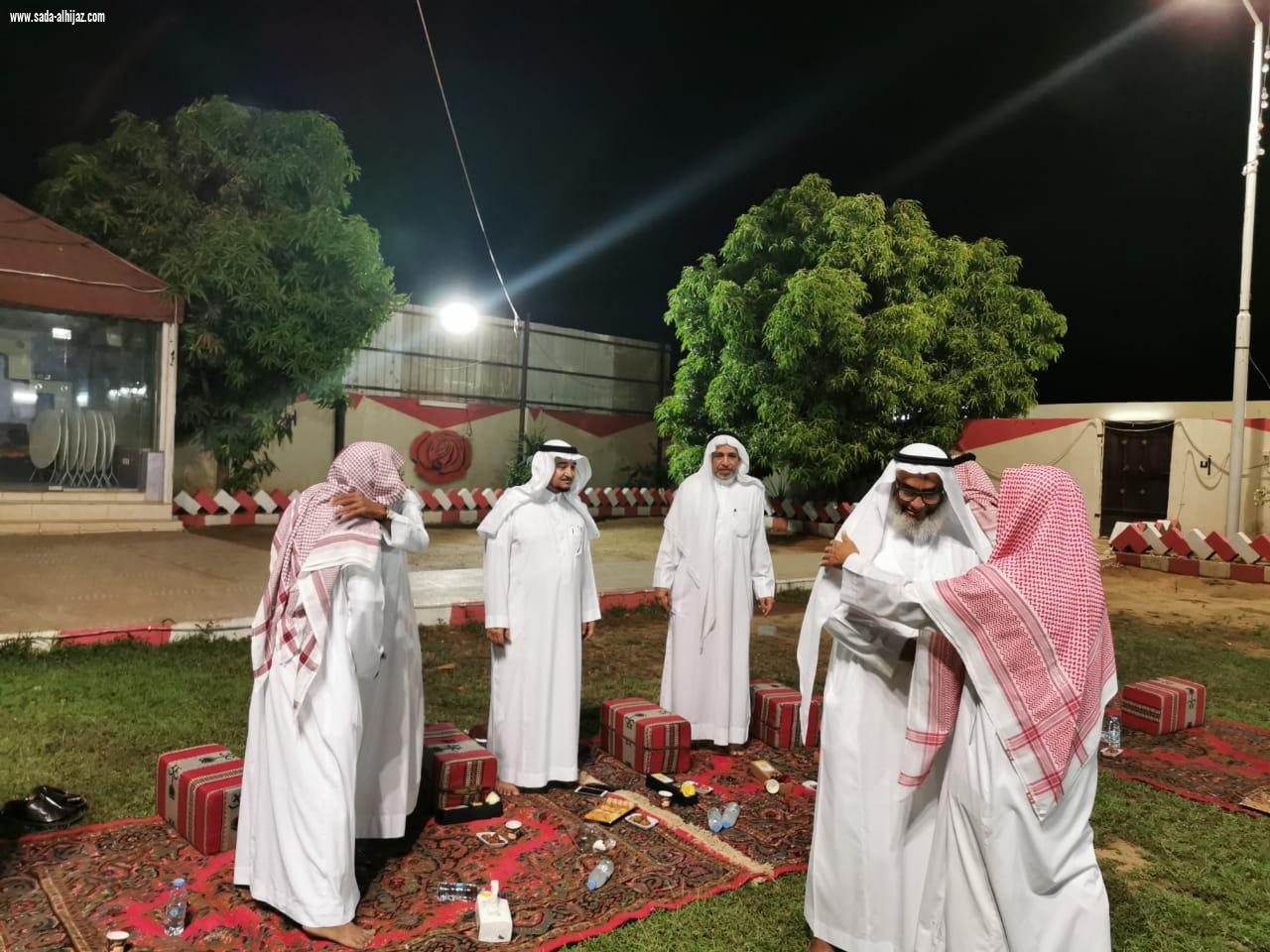 تنمية محافظة الطوال تقيم حفل معايدة لخريجي المعهد العلمي للعام ١٣٩٤/ ١٣٩٥ للهجرة