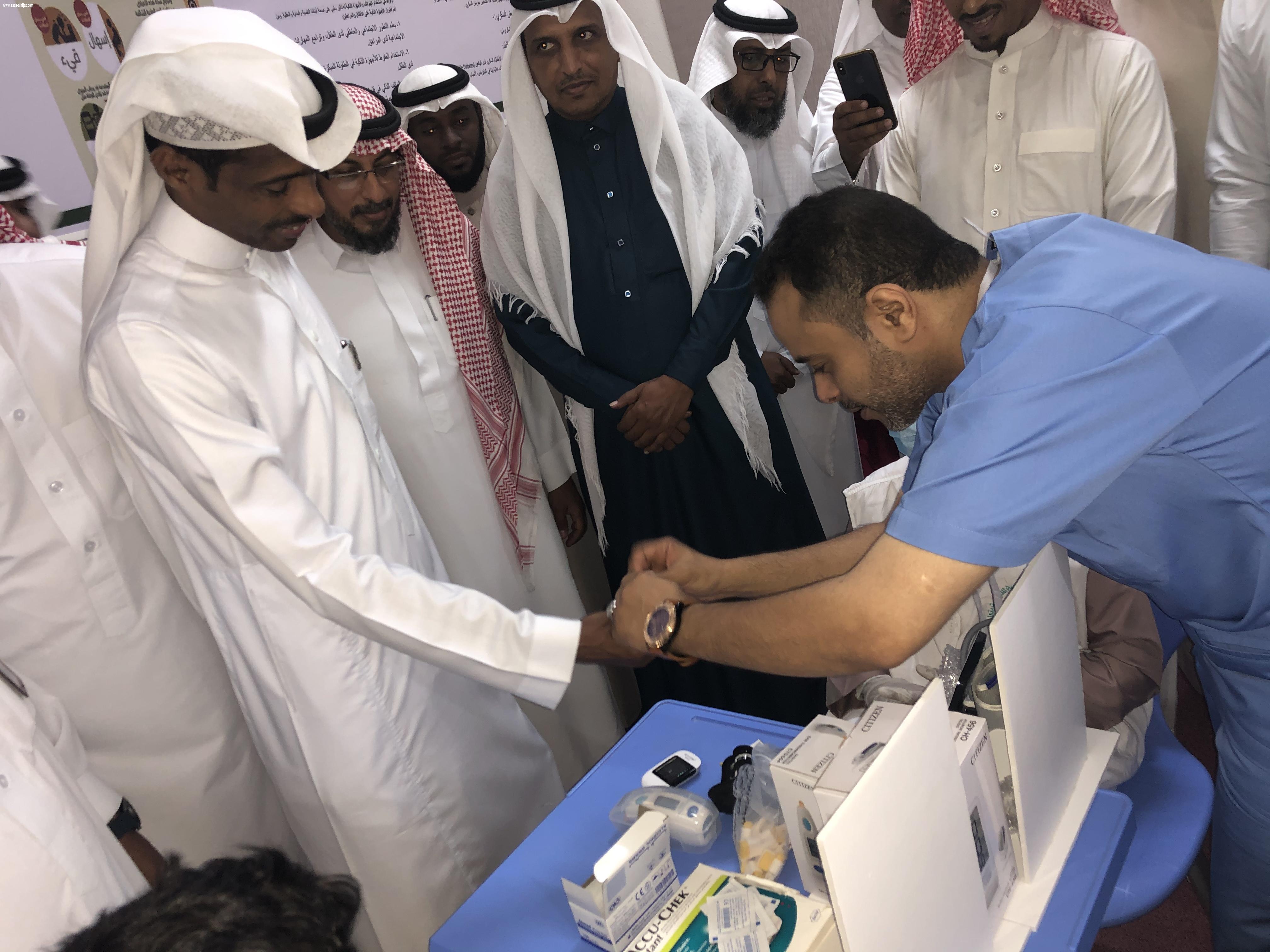 أنشئت بجهود ذاتية لتقديم الخدمات الصحية والتثقيفية والتوعوية للطلاب مدير مكتب تعليم صامطة يدشن العيادة المدرسية بابتدائية الدريعية