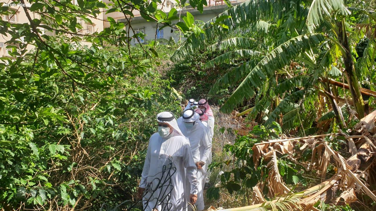 محافظ فيفاء يبحث تطوير سوق النفيعة والمسارات السياحية