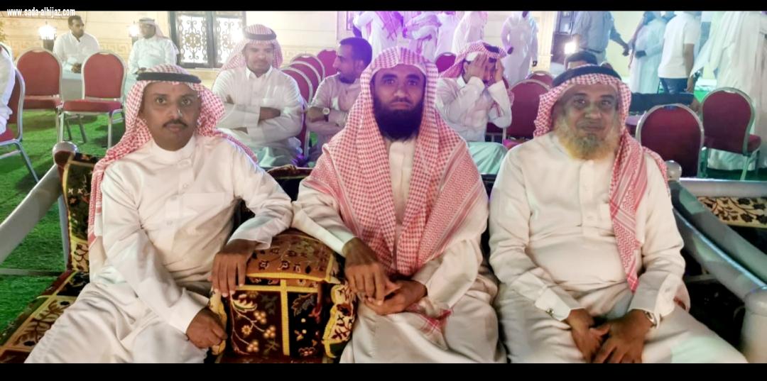 منسوبو وحدة أمن مطار الملك عبدالله الدولي بجازان يكرمون زملاءهم المتقاعدين