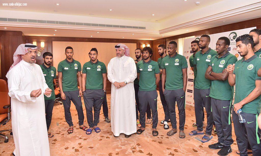لاعبو الاخضر يتبرعون لذوي الشهداء