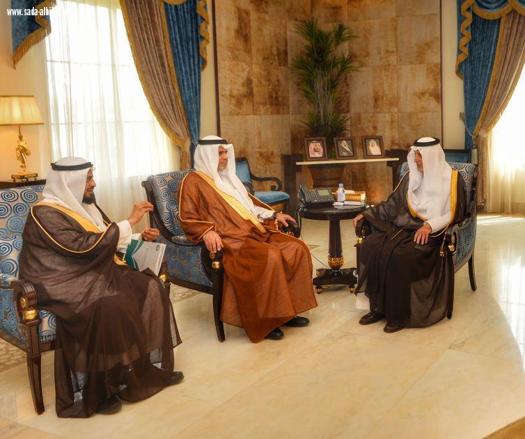 أمير مكة يلتقي وزير التعليم ومدير تعليم مكة للإطلاع على خطة مواجهة الجرب 