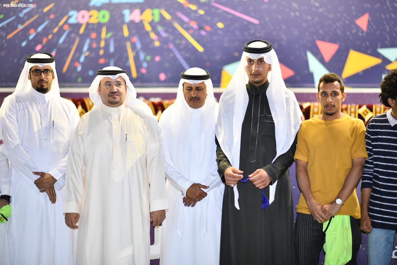 بحضور محافظ المجاردة يختتم المهرجان المسرحي فعالياته