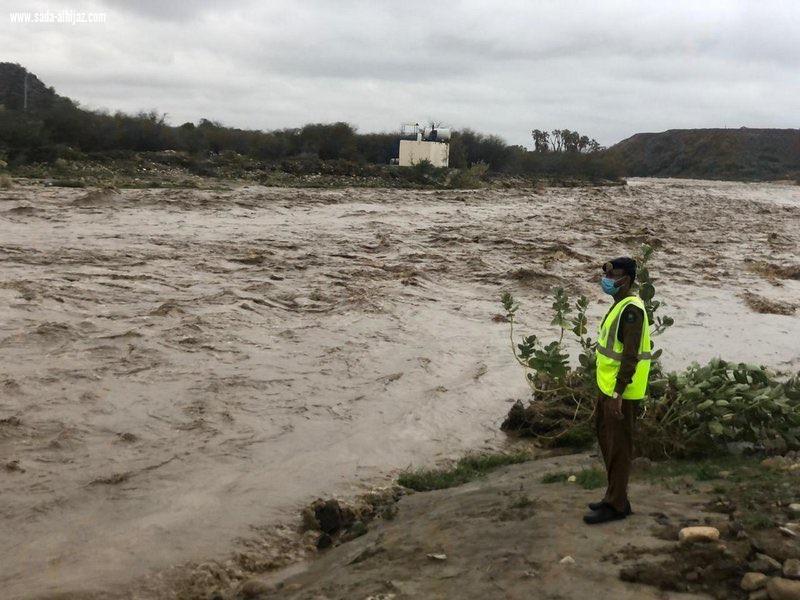 أمطار العيد تغرق 106 منازل و42 سيارة وإيواء 47 شخصًا بجازان