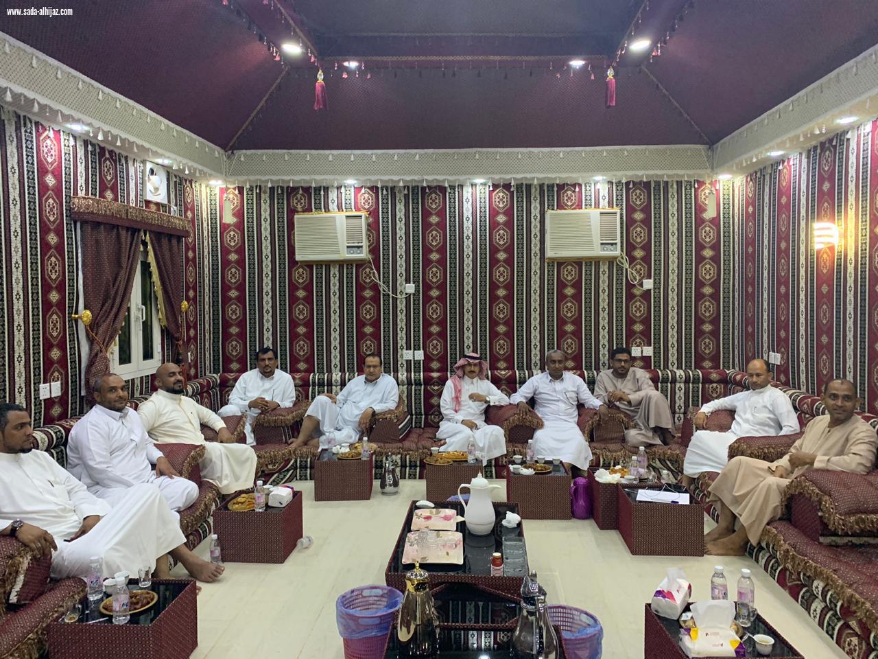 اجتماع المجلس الشرفي لفريق تحفيظ الطوال الرياضي