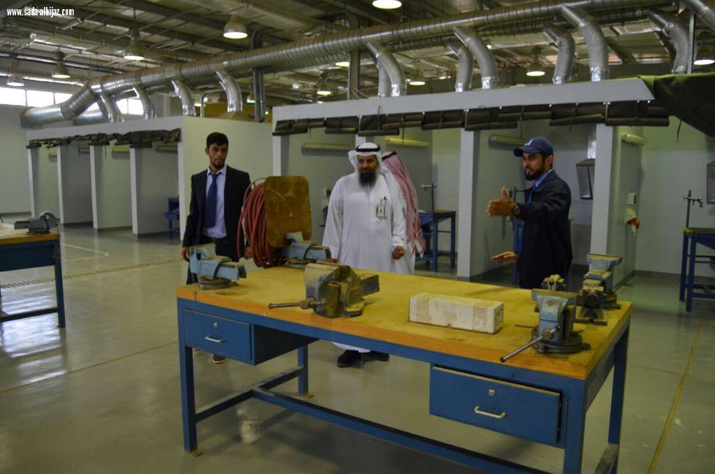 تقنية خيبر تهدي الوطن في يوم الوطن ٣١ خريجا