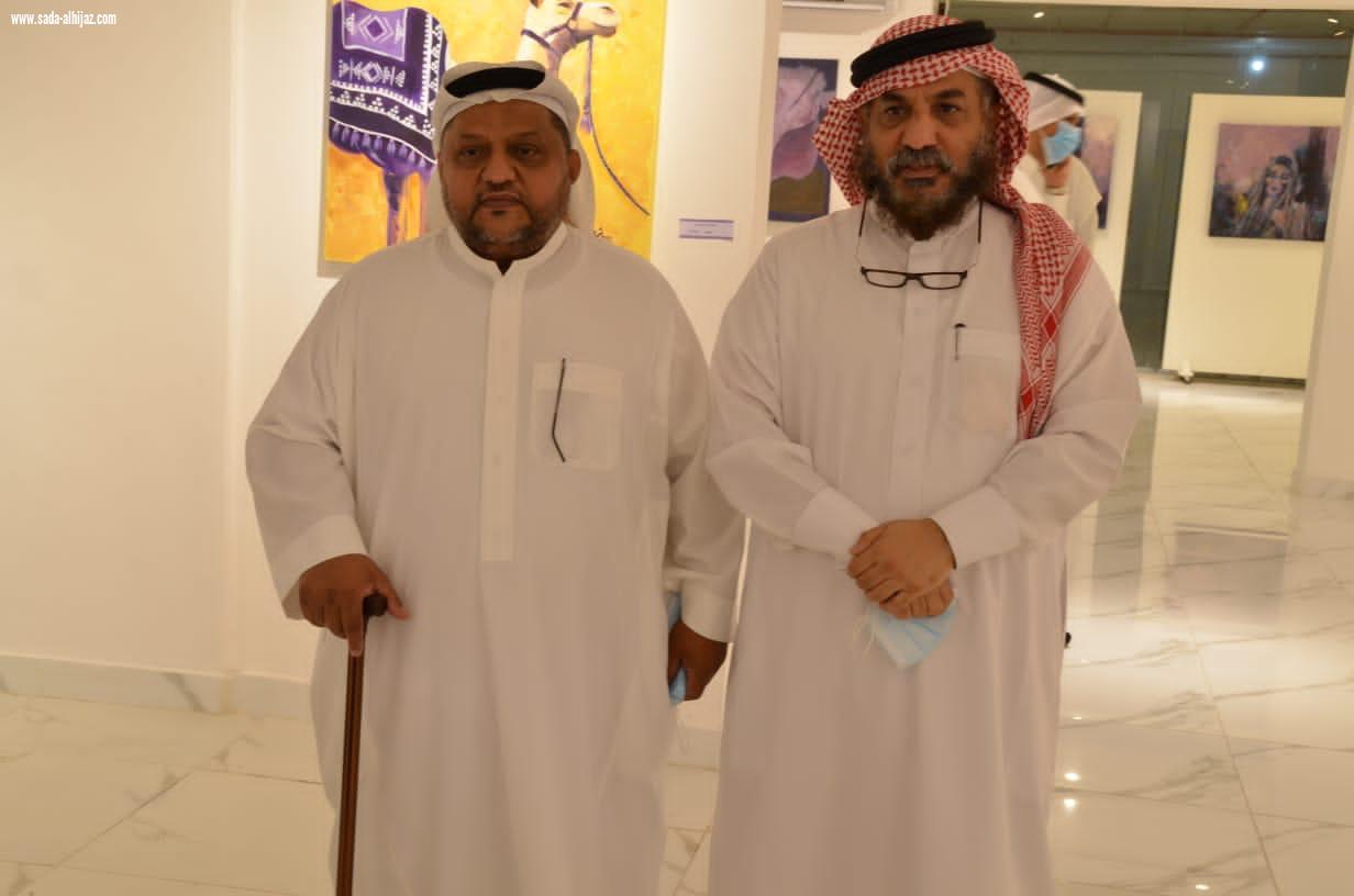 البنفسج في ختام معارضها