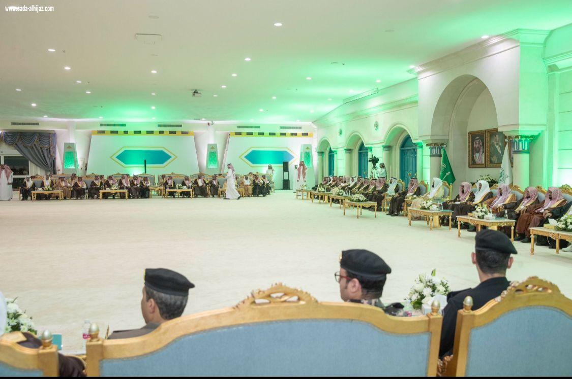 امير الجوف يستقبل المواطنين، ويرعى ندوة 