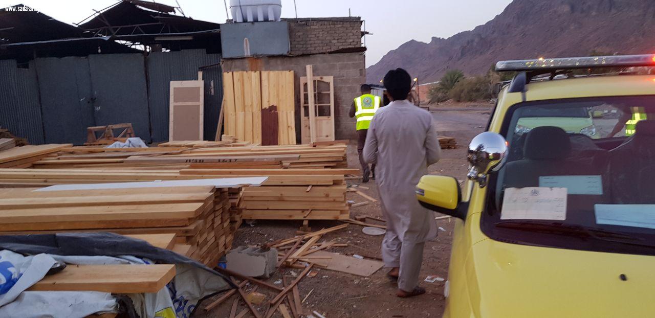 مدني المدينة ينفذ جولات تفتيشية لفرق الاشراف الوقائي على بعض المستودعات .