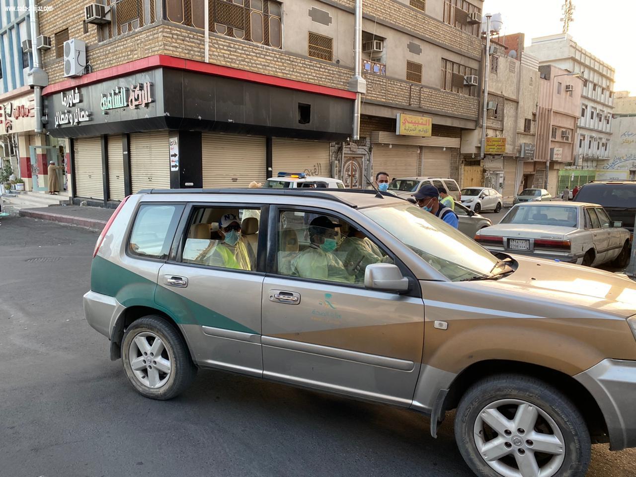 بين أروقة المقيمين وداخل أماكن تواجدهم تنفذ وزارة الصحة فحص بصري ميداني