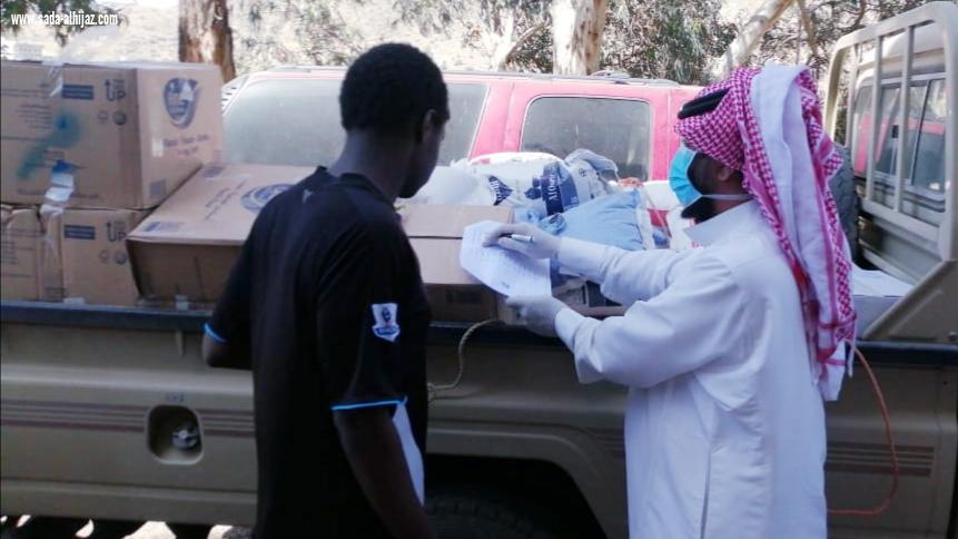 عطاءٌ دأؤبٌ وعملٌ مستمرٌ ومبادراتٌ لإيصال المساعدات بجمعية البر بالقريع بني مالك