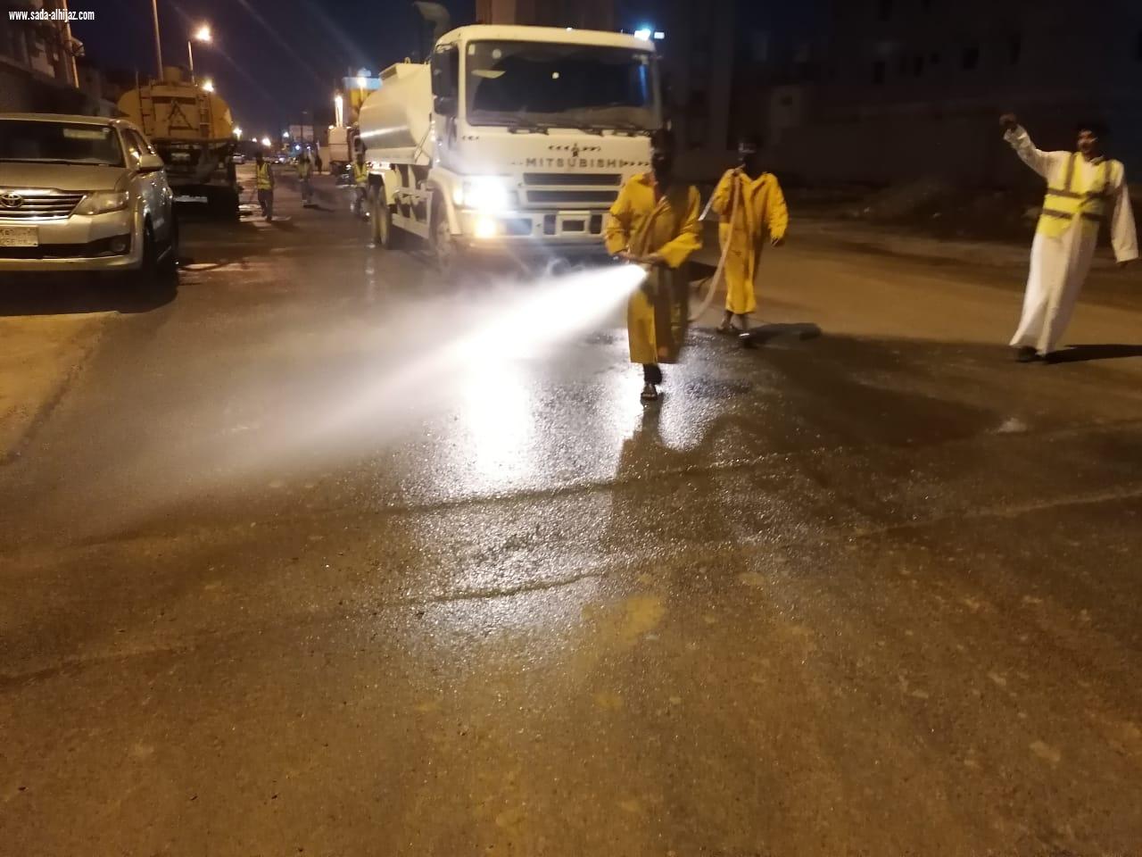 أمانة منطقة جازان تواصل تعقيمها للشوارع والميادين 