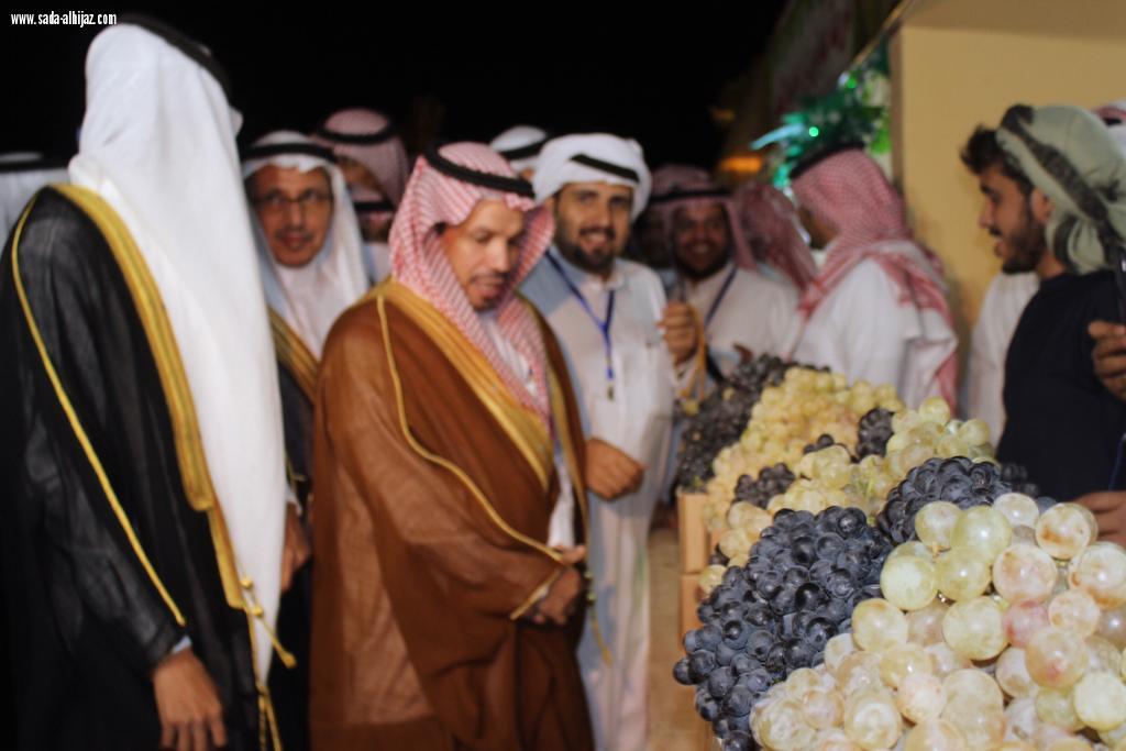 محافظ ميسان يدشن مهرجان العنب الثالث ببني سعد