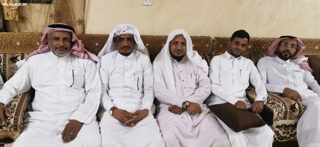 يحيى العوجري يحتفل بتخرج نجله علي من مدرسة سلاح المدفعية بخميس مشيط
