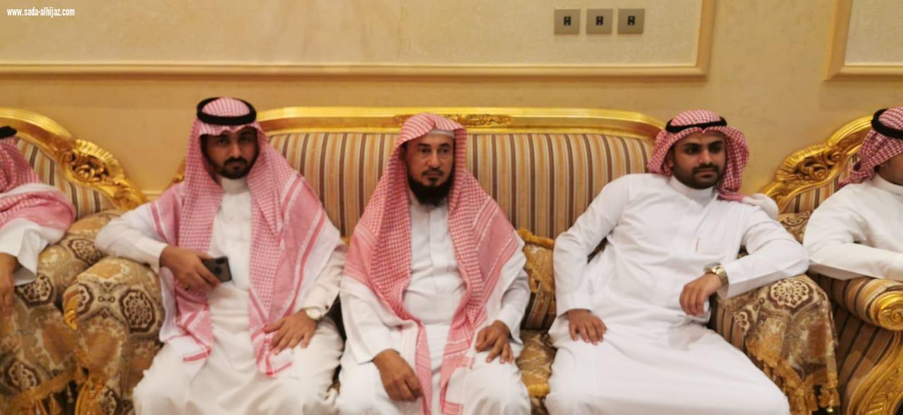 سعادة الوكيل المساعد لامارة منطقة جازان سابقا يكرم مجموعة من وجاهات المنطقة
