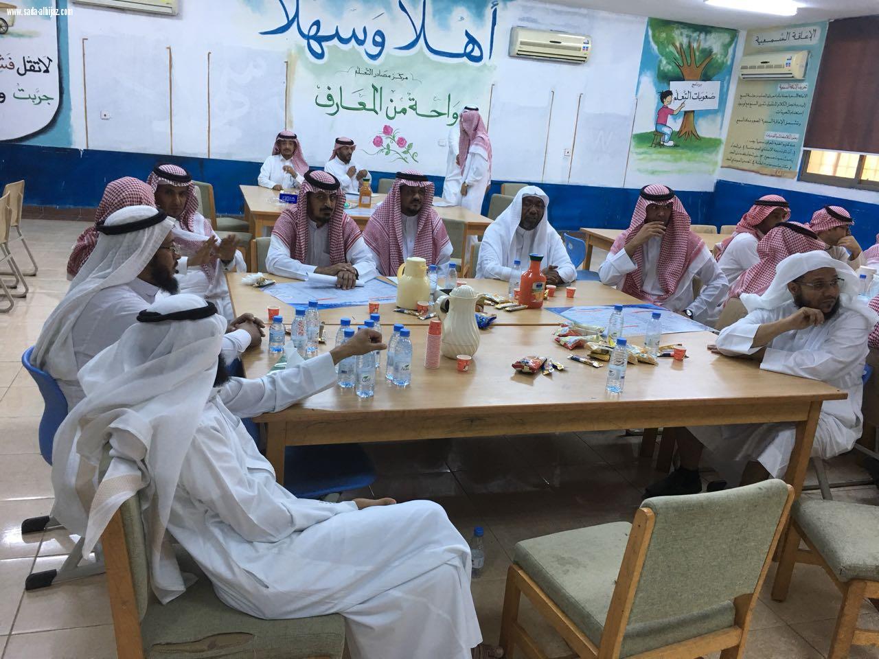 لقاء رواد التوعية الإسلامية بمكتب صامطة