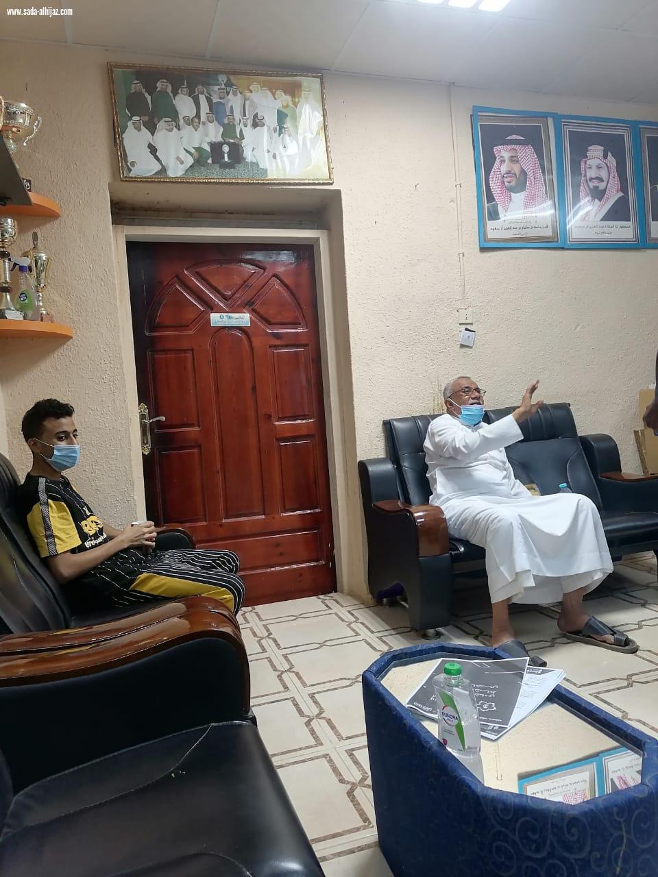 رئيس النادي في زيارة لرئيس فريق الكواكب الرفاعي