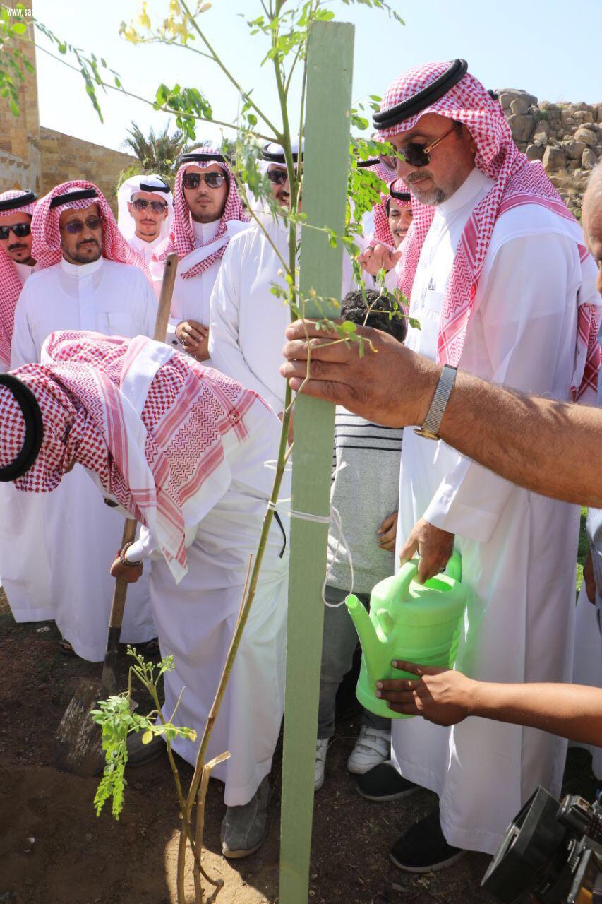 أمين الطائف يدشن حملة اغرسها لتشجير الطائف