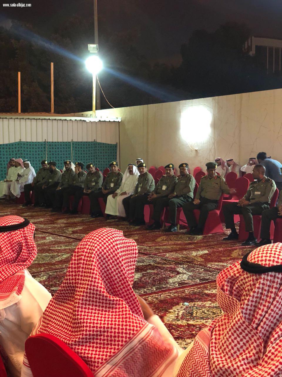 مدير عام الجوازات يعزي اللواء الطويرقي في وفاة والده
