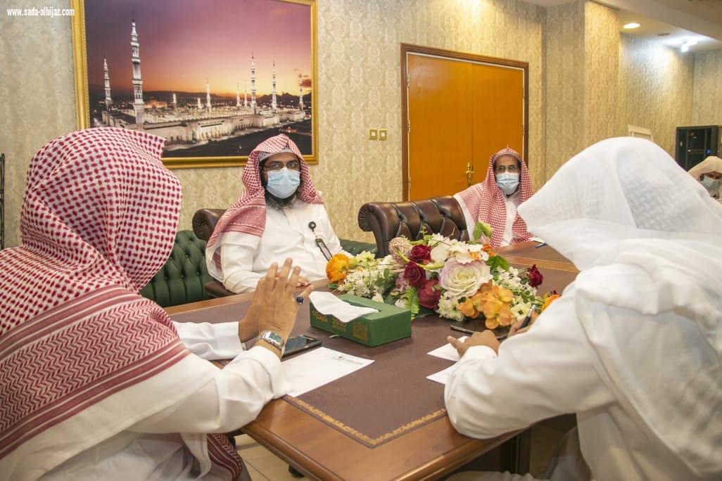 إطلاع وكالة الشؤون العلمية والفكرية على خطة معهد الحرم المكي في التعليم عن بعد، للعام الدراسي ١٤٤٢