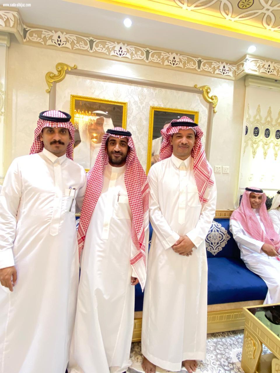 وائل الجهيري يعقد قرانه ويراعي سبل الوقاية