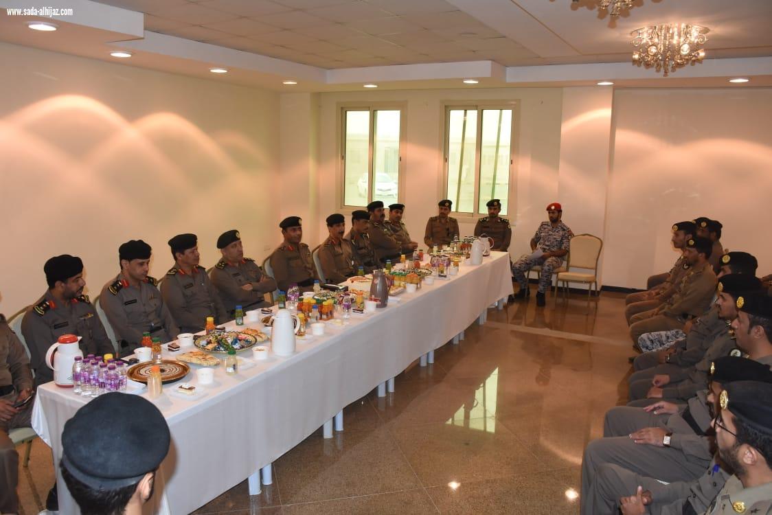 بمناسبة عيد الفطر المبارك سجون جازان تقيم معايدة لمنسوبيها