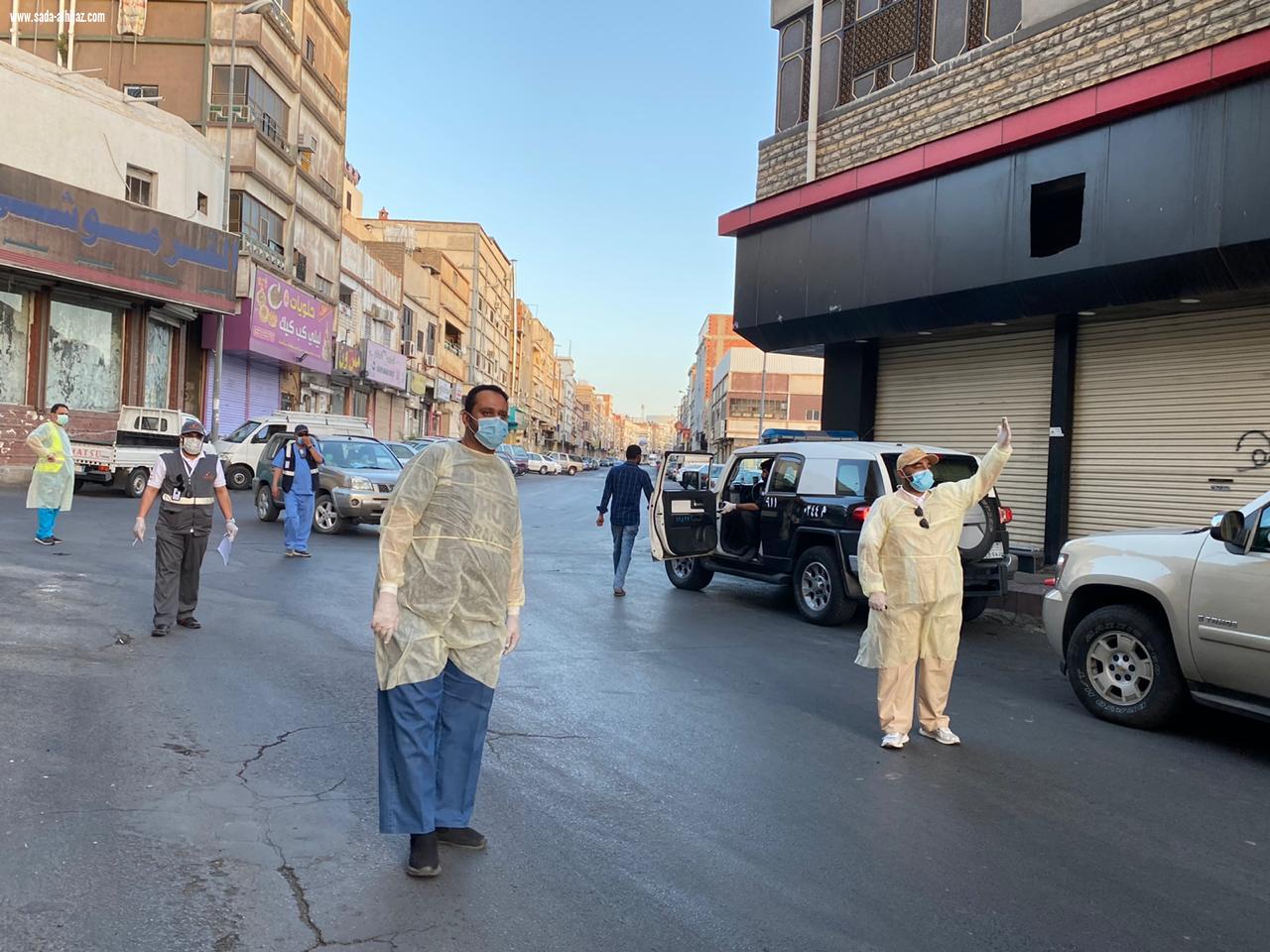 بين أروقة المقيمين وداخل أماكن تواجدهم تنفذ وزارة الصحة فحص بصري ميداني