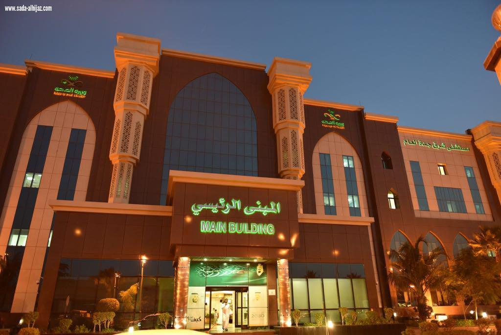 استئصال ورم بوزن ( كيلو و نصف ) من صدر رجل أربعيني بمستشفى شرق جدة