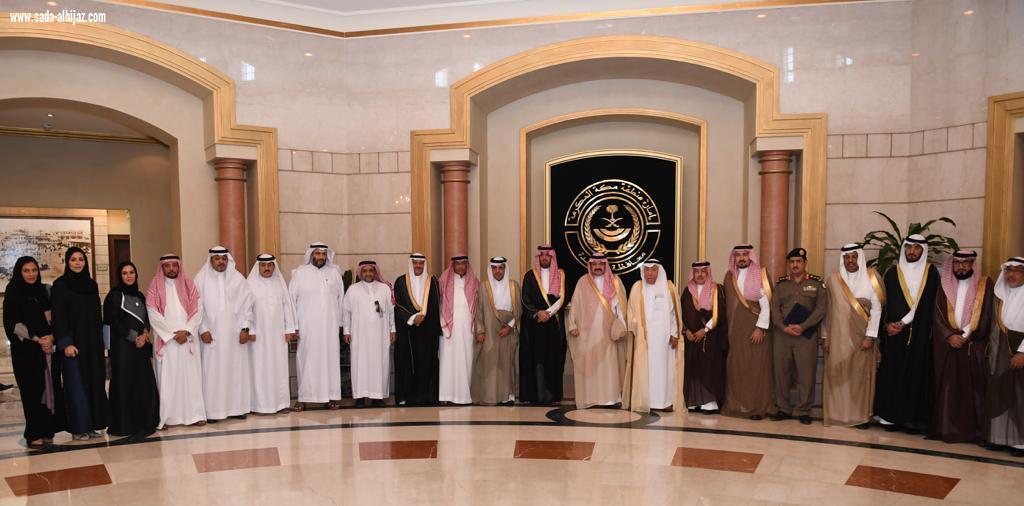 الأمير مشعل بن ماجد يلتقي رئيس وأعضاء اللجنة الوطنية لرعاية السجناء والمفرج عنهم تراحم بجدة