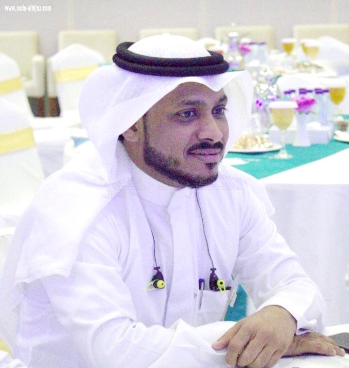 رئيس بلدية بيش المهندس الدغريري يعتمد ترقية 12موظفاً .