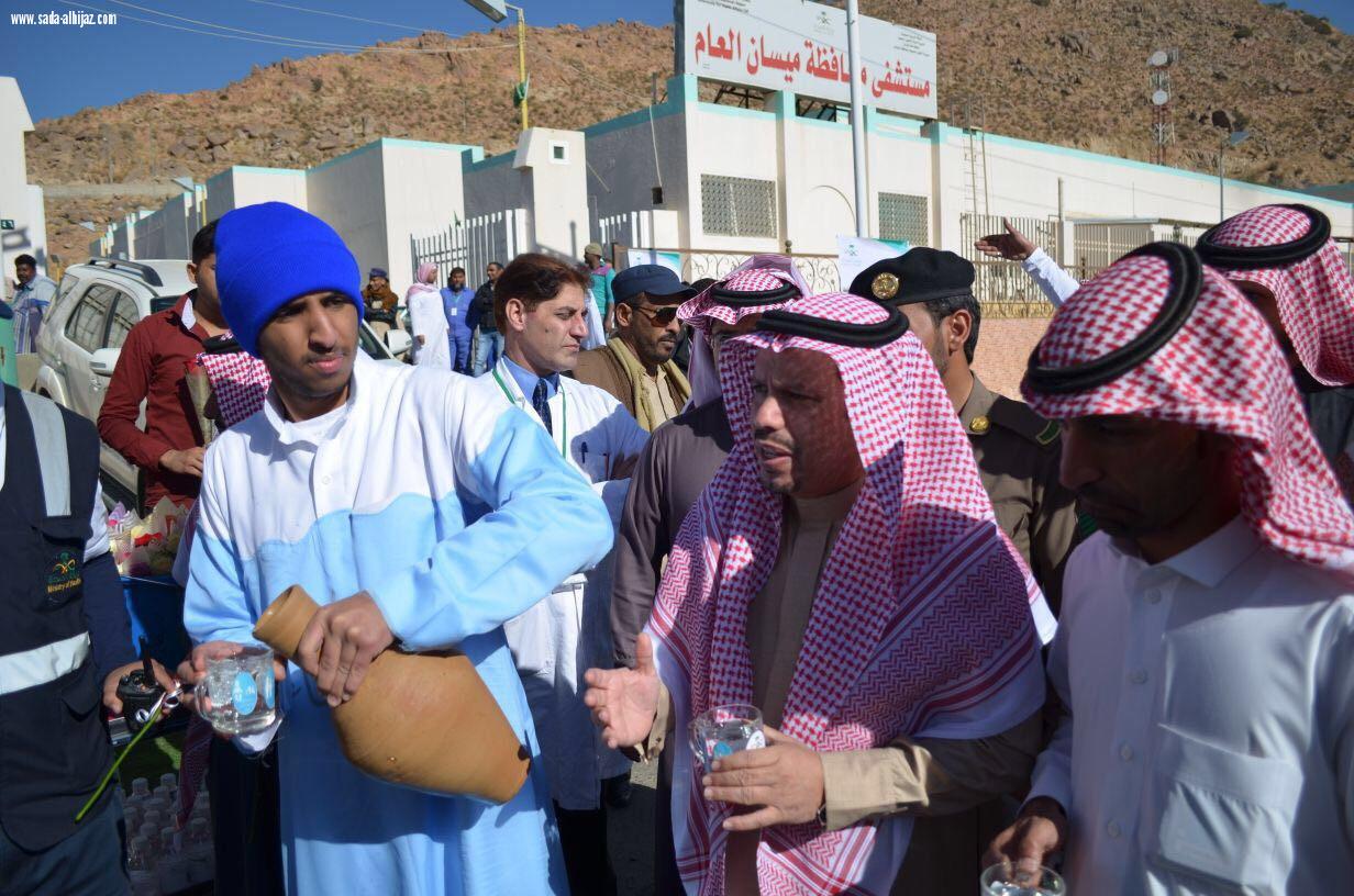 بالصور .. الفيفي والحارثي يدشنون ثمان مبادرات صحية توعوية