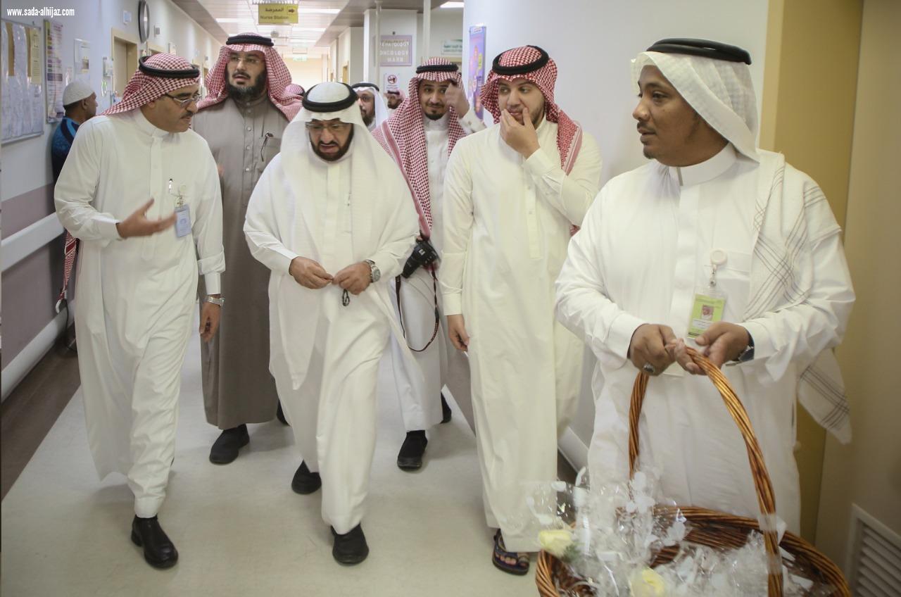 بمناسبة اليوم العالمي للسرطان 2019 : معالي رئيس المجلس الاستشاري للجمعية الخيرية لرعاية مرضى السرطان بالمدينة المنورة (أحياها) يزور المرضى المنومين في مستشفى الملك فهد