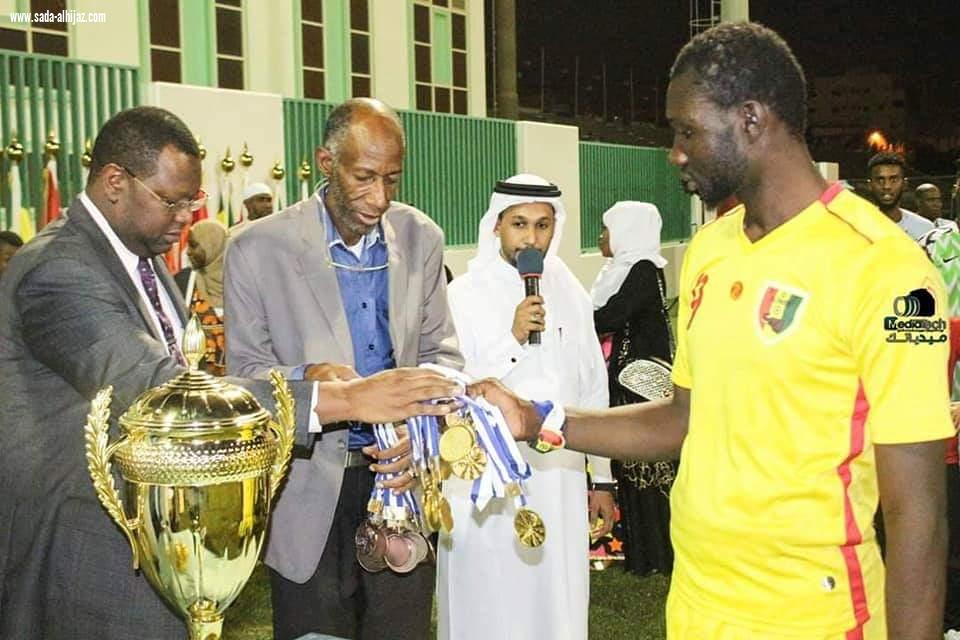بحضور الشيخ غزالي طس منتخب جاليات نيجيريا يحصد كأس دوري القناصل المعتمدين بجدة احتضنته اكاديمية النادي الاهلي بجدة 