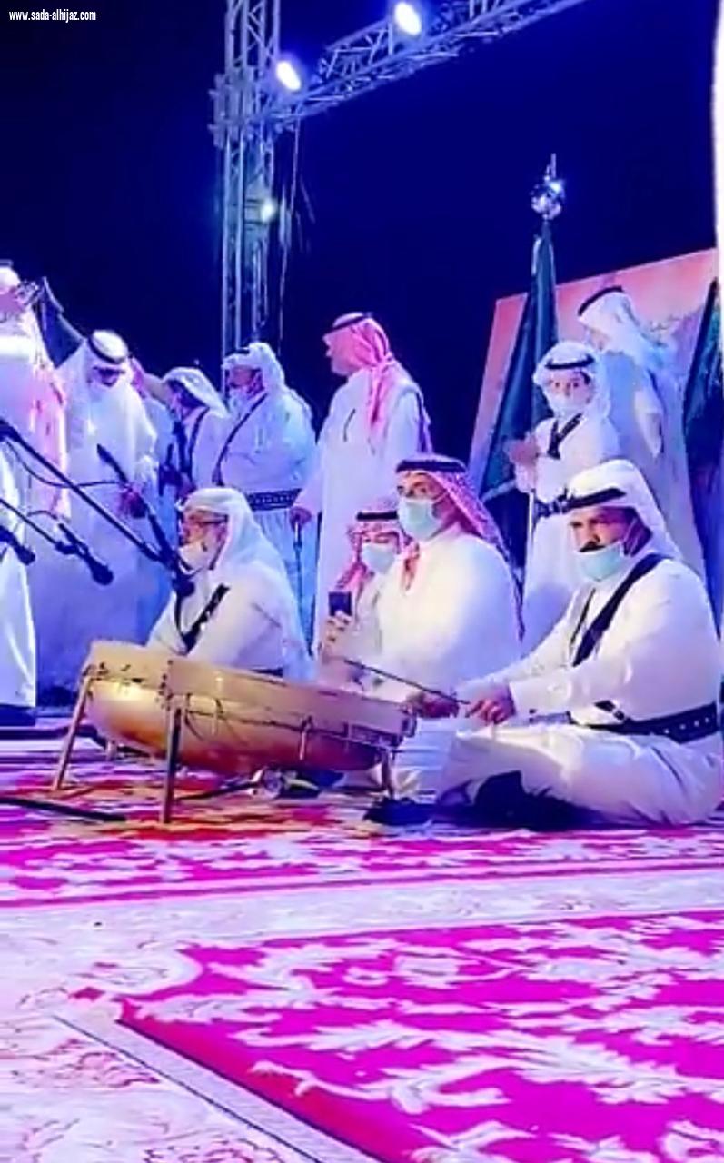 صفوف بني سعد للموروث الشعبي تحتفل بمناسبة شفاء خادم الحرمين الشريفين الملك سلمان بن عبدالعزيز آل سعود بمحافظة الطائف .