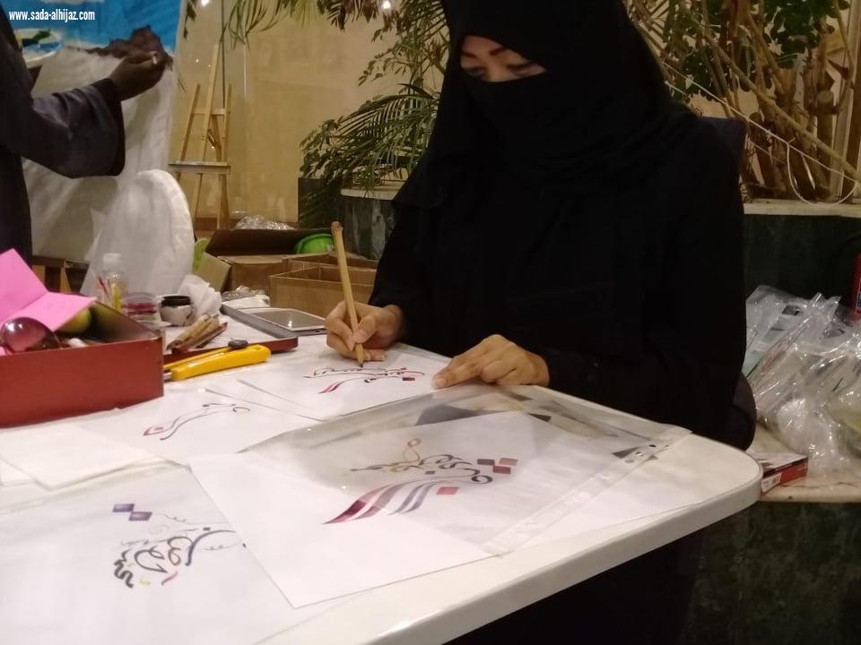 التشكيلية ثناء بنجر والدي ليس فنان لكنه شجعني على ممارسة رسم الخطوط