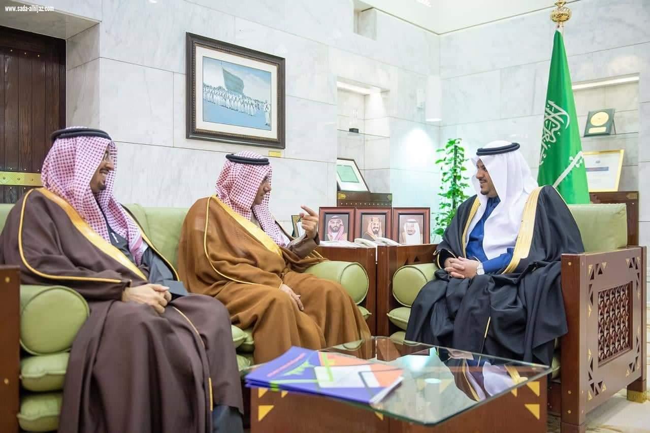 نائب أمير الرياض يستقبل مدير جامعة الملك سعود