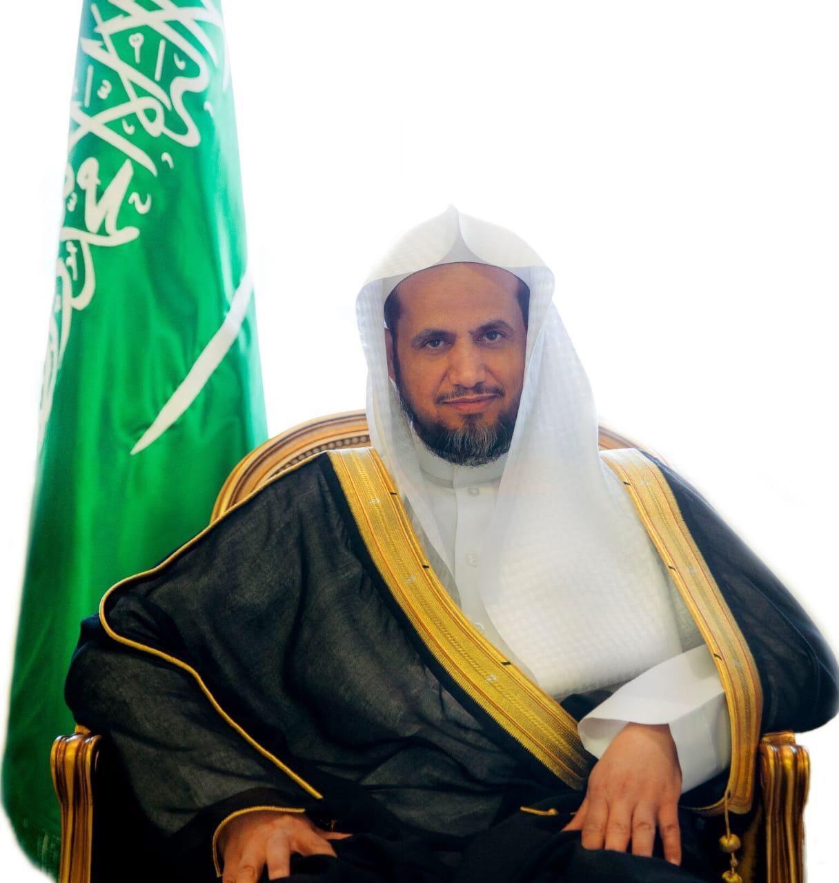 النائب العام خادم الحرمين الشريفين بحلمه وشفقته يأطر المجافي إلى صحته أطراً ويازره أزراًويأخذ بيده إلى جادة الصحة والسلامة