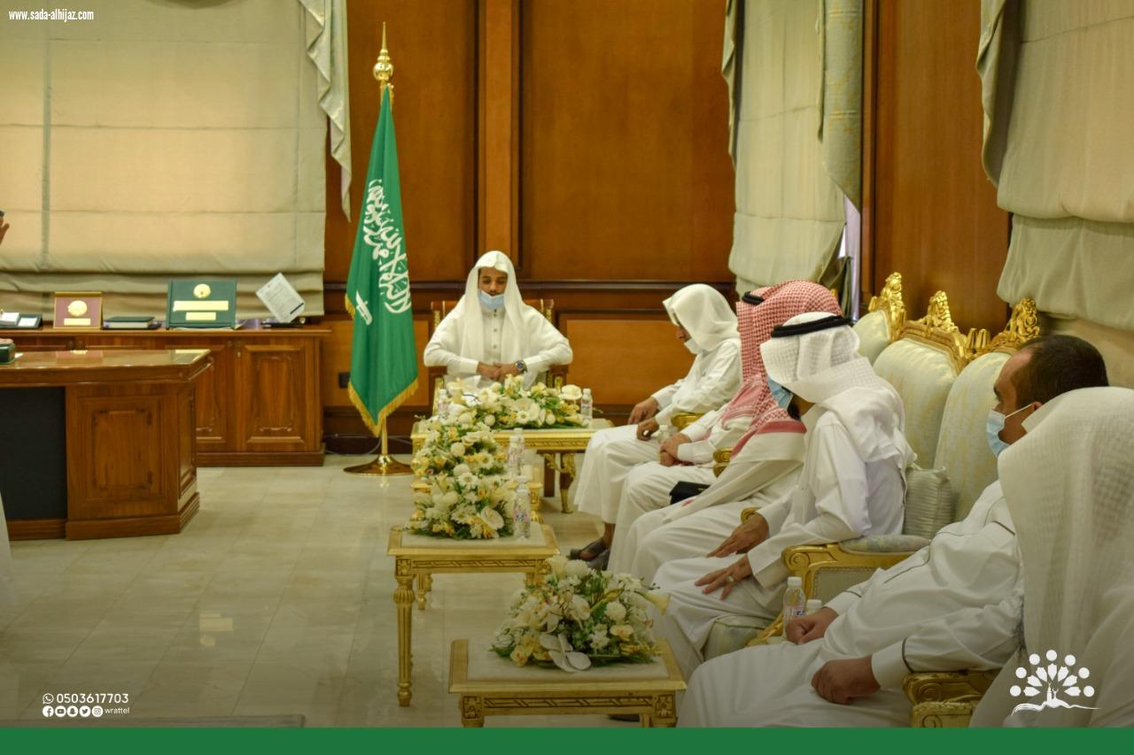 تكريم عدد من الطلاب الخاتمين من حلقات جمعية تحفيظ القرآن الكريم برابغ .