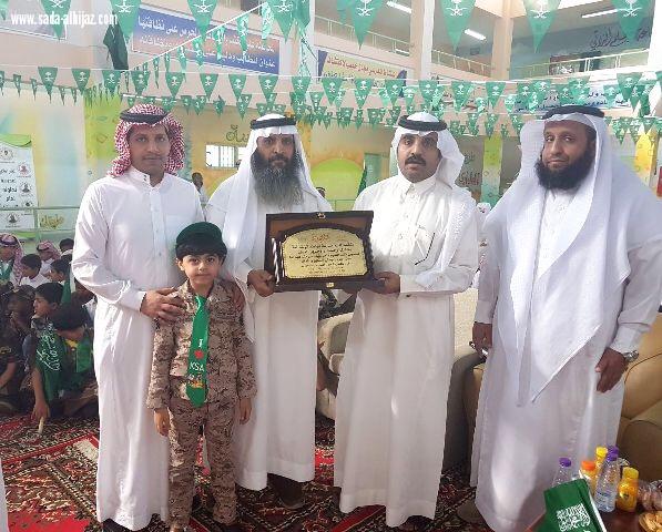 غرس أول شتلة لشهيد في مدرسة نهاوند بأحد رفيدة