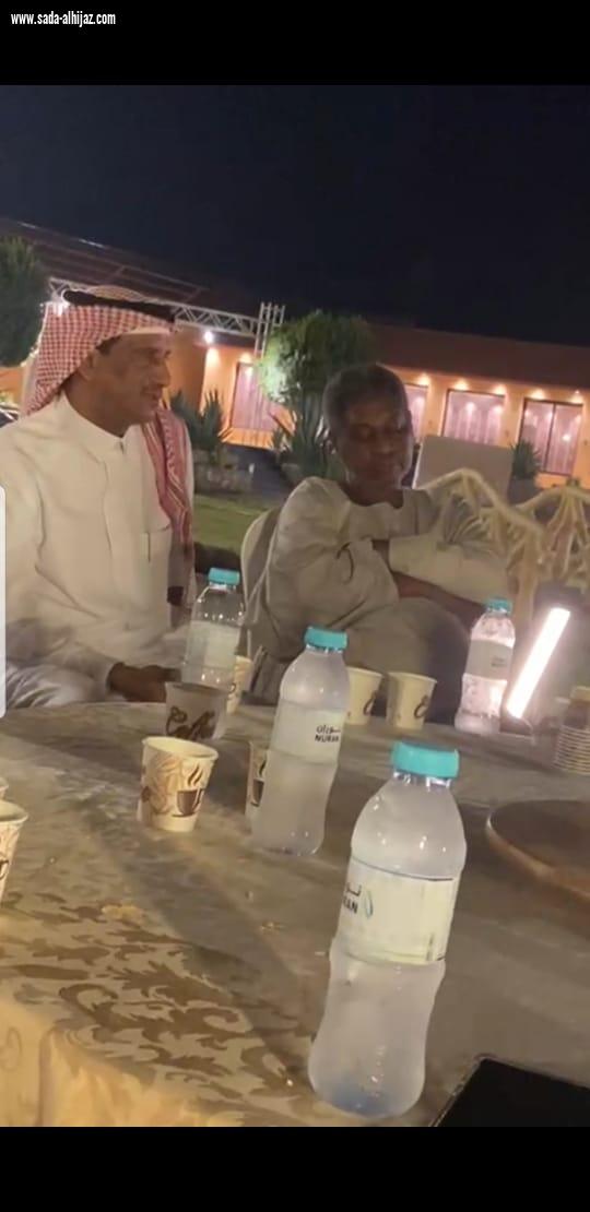 لقاء أخوي لخريجي دفعة “1408 ” من كلية التربية بفرع جامعة الملك سعود بأبها