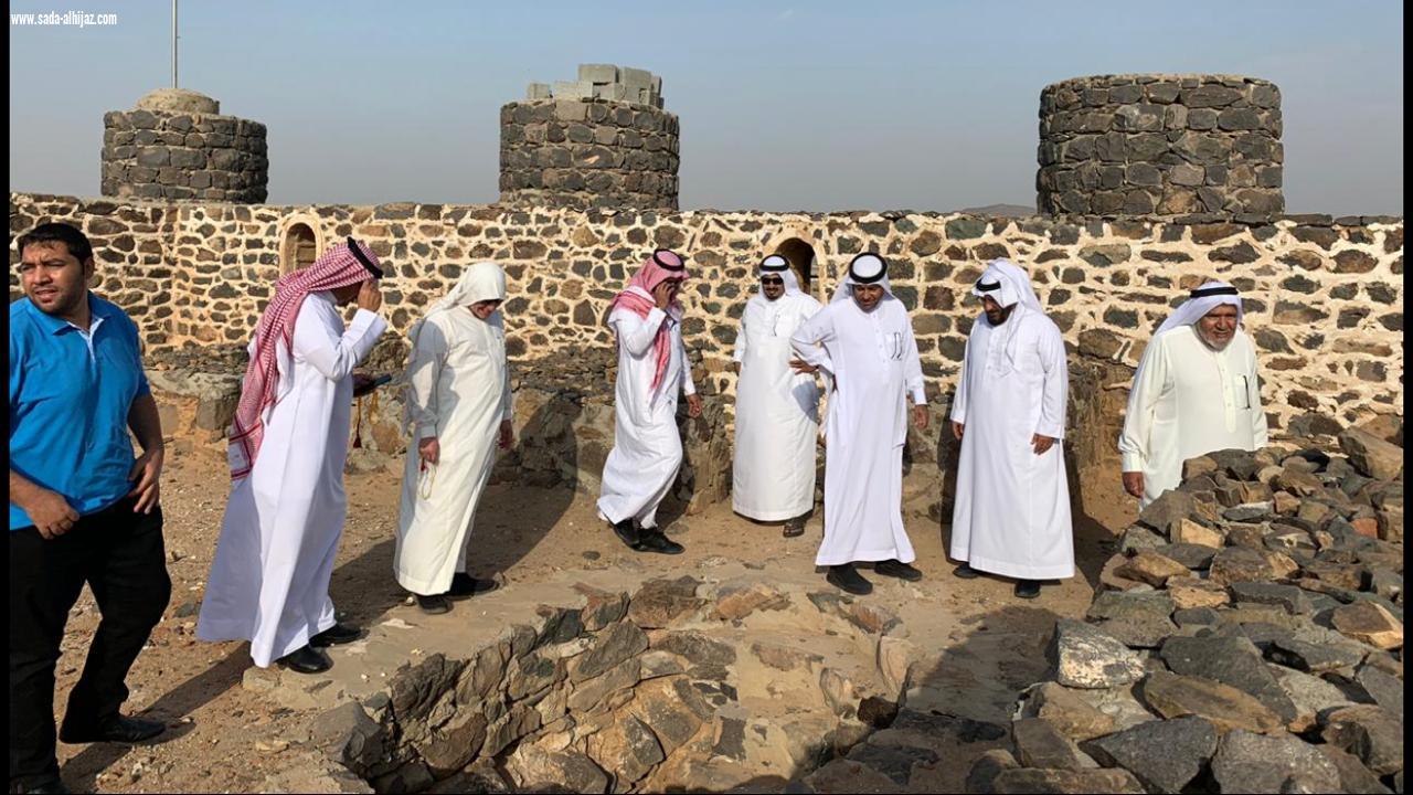 وقفوا على معالمها الاثرية وتعرفوا على مواقعها التاريخية أكثر من ٥٣ مؤرخا من الجمعية التاريخية السعودية يزورون الجموم وعسفان