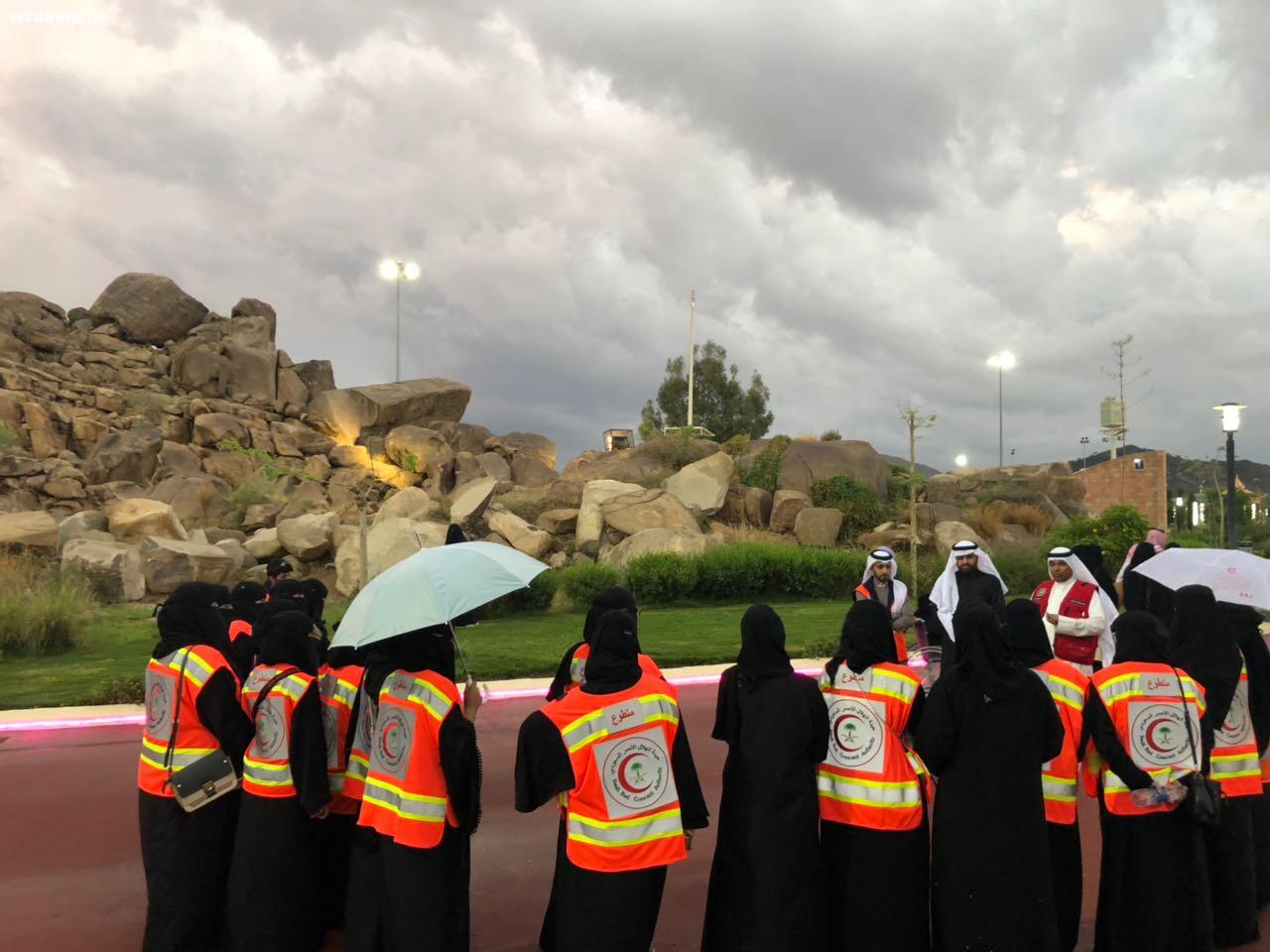 مدير عام التطوع بالهلال الأحمر السعودي يقوم بزيارة خاصة لقسم التطوع بالطائف