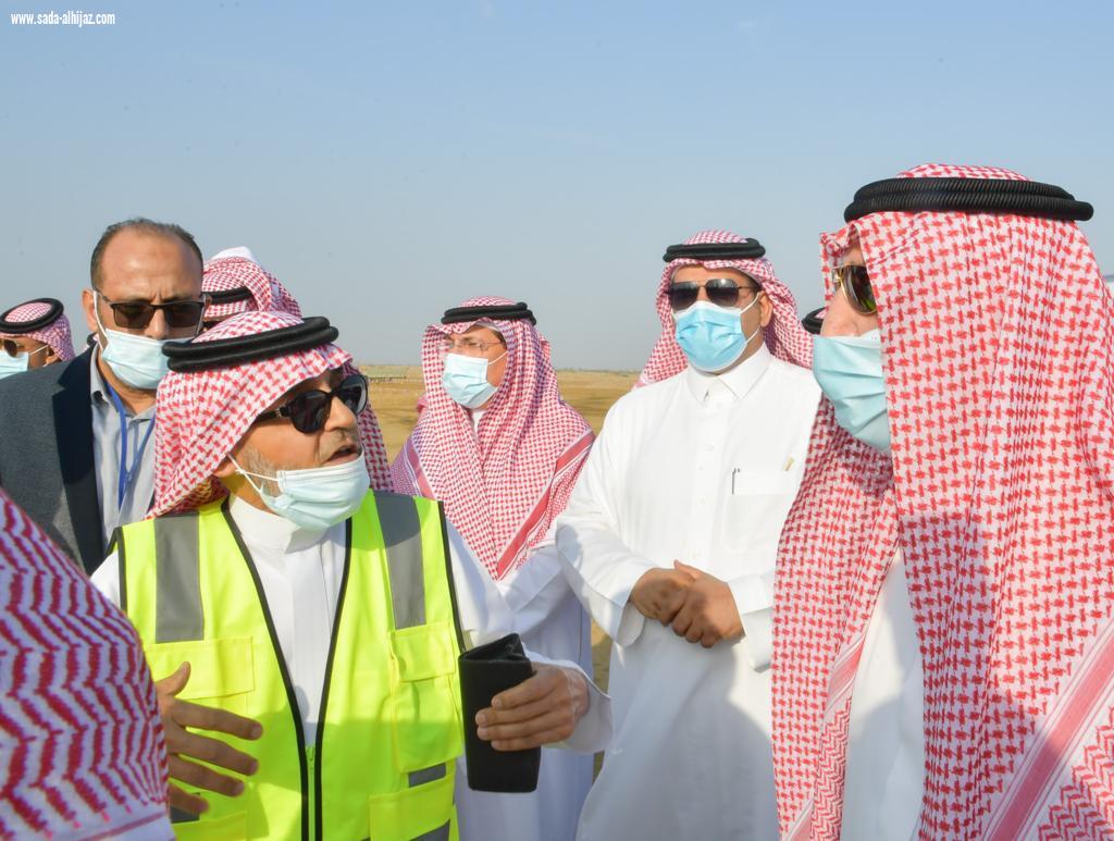 سمو أمير منطقة جازان يتفقد سير العمل بمشروع مطار الملك عبدالله بن عبدالعزيز بجازان الجديد ..