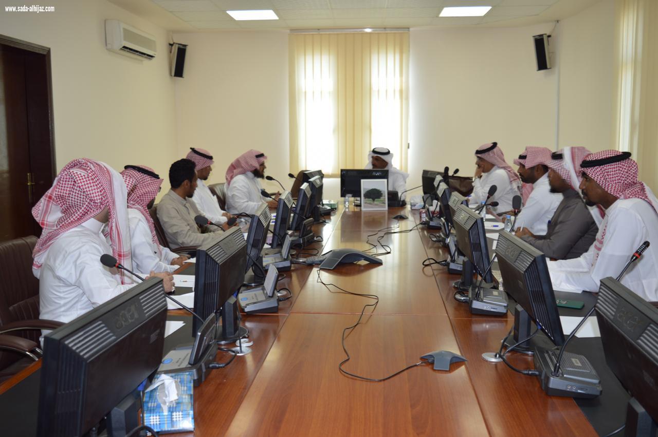 في زيارة لمنطقة جازان ولمدة ثلاثة أيام وصول فريق مكون من وزارة البيئة والمياه والزراعة والمؤسسة العامة للري لمعاينة مبادرة تأهيل المدرجات الزراعية وتطبيق تقنيات حصاد مياه الأمطار